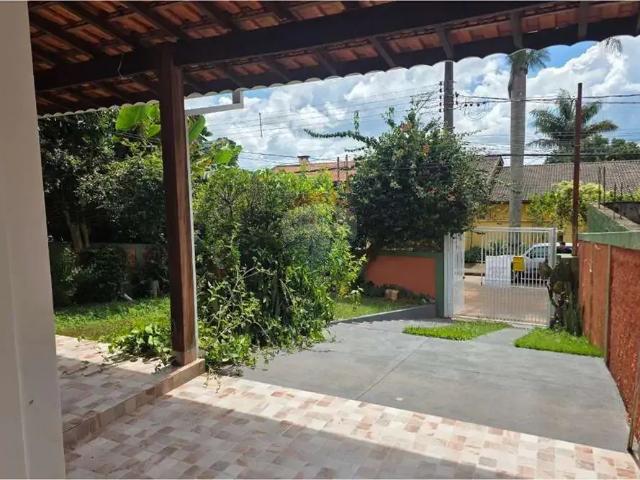 Casa / Sobrado para Locação em Atibaia/SP Jardim dos Pinheiros 4 Quartos