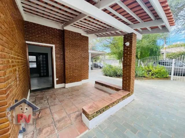 Casa / Sobrado para Locação em Atibaia/SP Jardim Floresta 5 Quartos