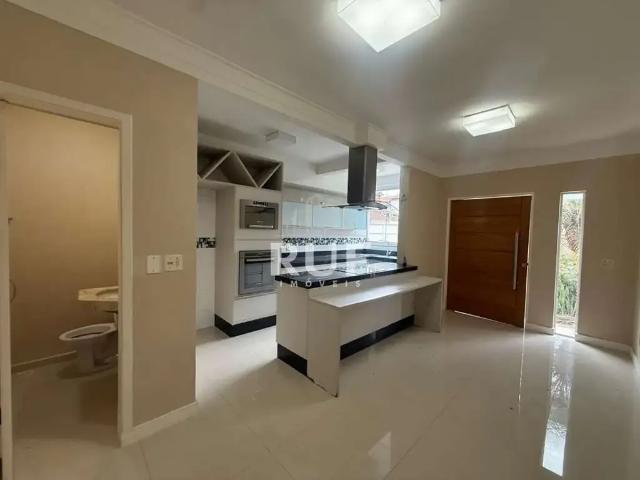 Casa / Sobrado para Locação em Atibaia/SP Jardim Maristela 3 Quartos