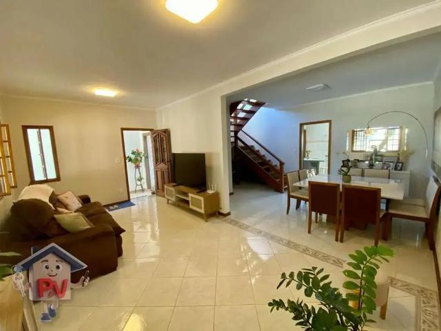 Casa / Sobrado para Locação em Atibaia/SP Jardim Paulista 3 Quartos