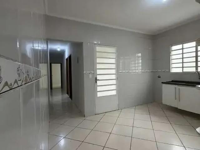 Casa / Sobrado para Locação em Atibaia/SP Recreio Estoril 2 Quartos