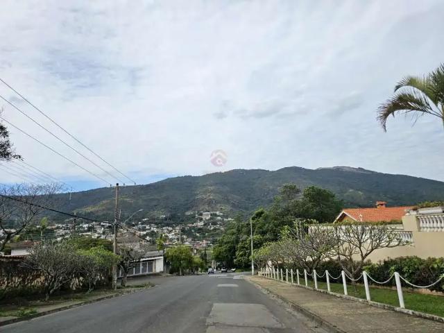 Casa / Sobrado para Locação em Atibaia/SP Retiro das Fontes 4 Quartos
