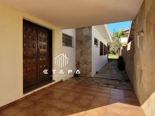 Casa / Sobrado para Locação em Atibaia/SP Vila Santista 3 Quartos