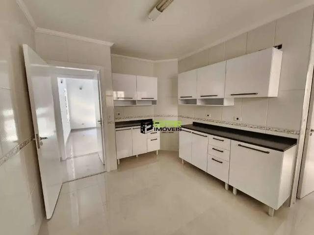 Casa / Sobrado para Locação em Atibaia/SP Vila Santista 3 Quartos