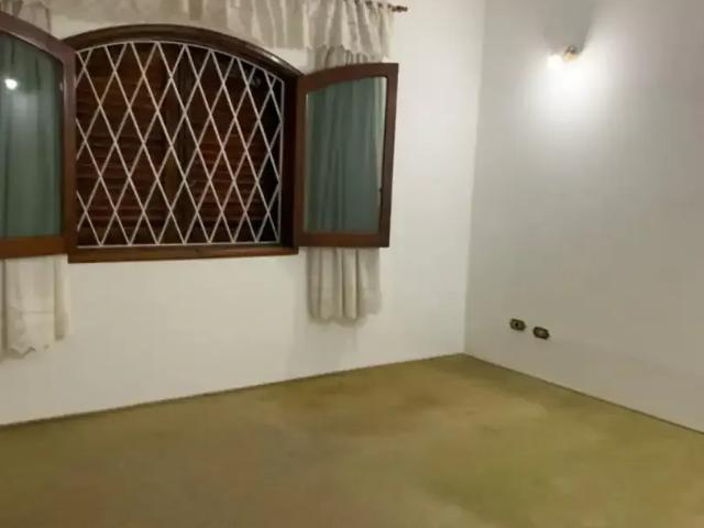 Casa / Sobrado para Locação em Atibaia/SP Vila Santista 5 Quartos