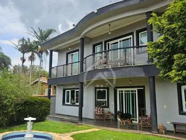 Casa / Sobrado para Locação em Atibaia/SP Vila Santista 6 Quartos