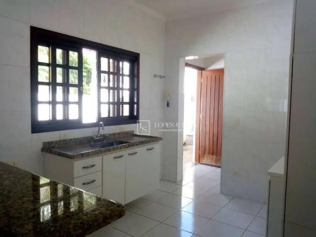 Casa / Sobrado para Locação em Atibaia/SP Vila Petrópolis 3 Quartos