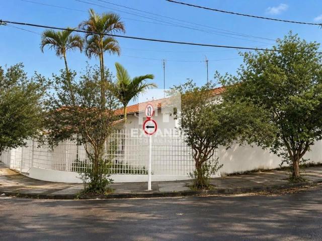 Casa / Sobrado para Locação em Botucatu/SP Jardim Panorama 3 Quartos