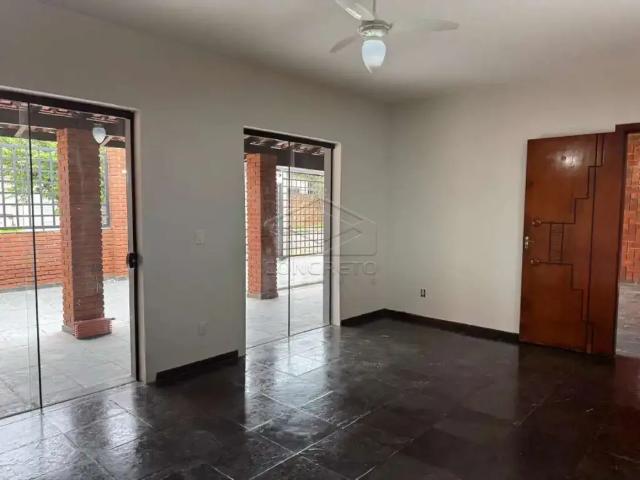 Casa / Sobrado para Locação em Botucatu/SP Jardim Paraíso II 3 Quartos