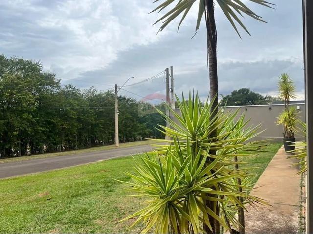Casa / Sobrado para Locação em Botucatu/SP Residencial Parque Laguna I 5 Quartos