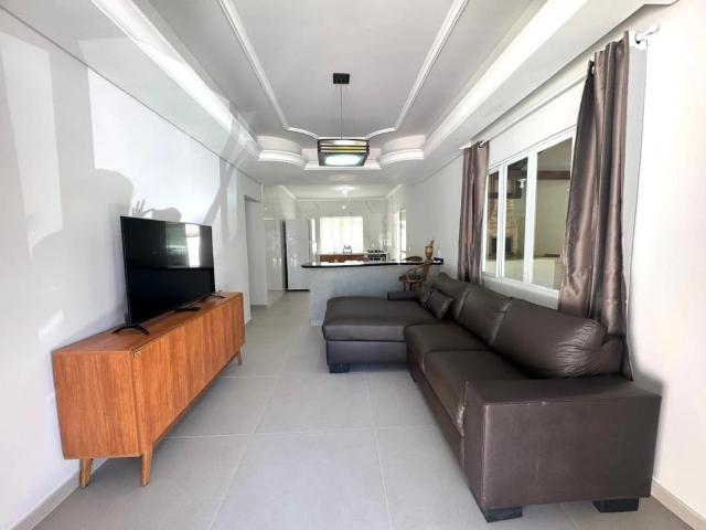 Casa / Sobrado para Locação em Bombinhas/SC Canto Grande 3 Quartos