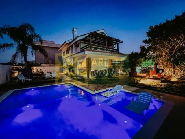 Casa / Sobrado para Locação em Bombinhas/SC Canto Grande 4 Quartos