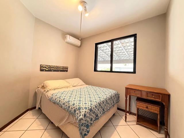 Casa / Sobrado para Locação em Bombinhas/SC Canto Grande 4 Quartos