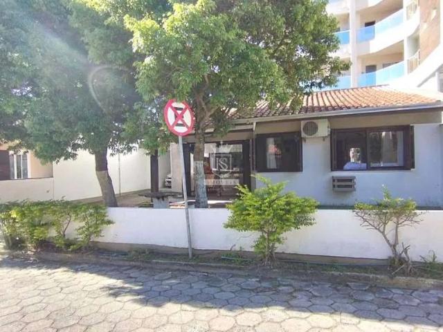 Casa / Sobrado para Locação em Bombinhas/SC Centro 3 Quartos