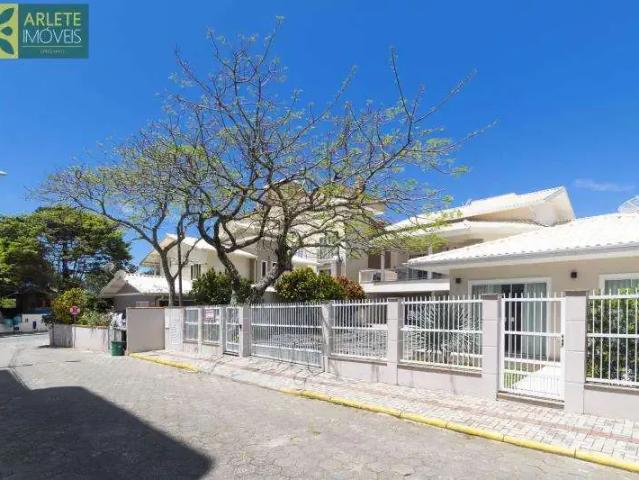 Casa / Sobrado para Locação em Bombinhas/SC Centro 3 Quartos