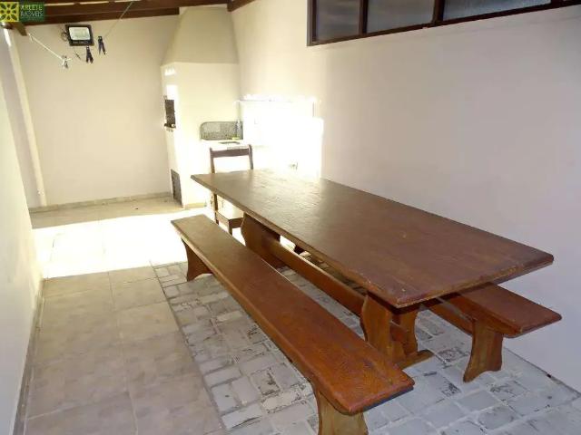 Casa / Sobrado para Locação em Bombinhas/SC Centro 3 Quartos