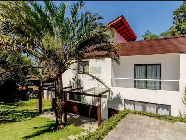 Casa / Sobrado para Locação em Bombinhas/SC Centro 4 Quartos