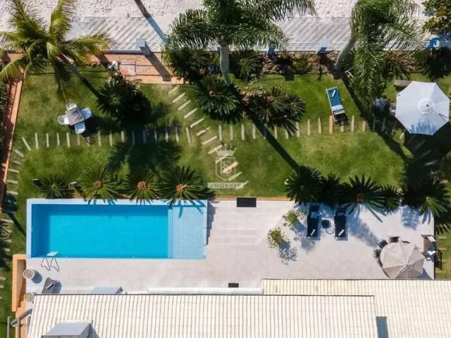 Casa / Sobrado para Locação em Bombinhas/SC Centro 6 Quartos