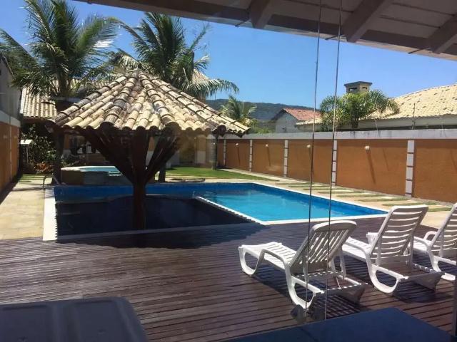 Casa / Sobrado para Locação em Bombinhas/SC Bombas 3 Quartos
