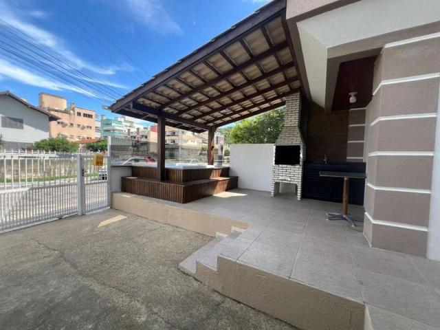 Casa / Sobrado para Locação em Bombinhas/SC Bombas 3 Quartos