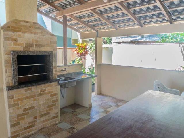 Casa / Sobrado para Locação em Bombinhas/SC Mariscal 4 Quartos