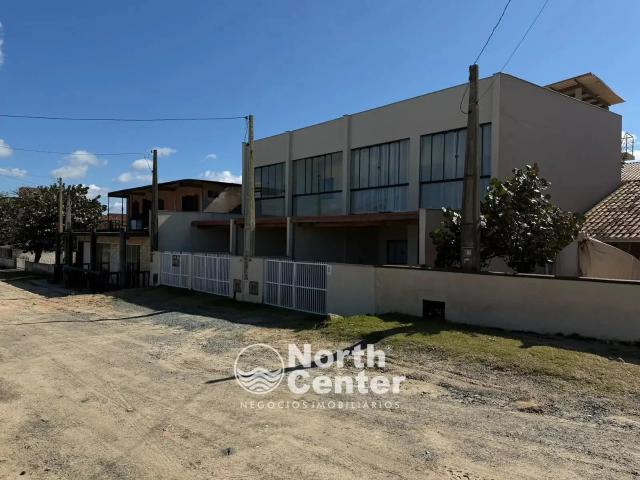 Casa / Sobrado para Locação em Balneário Barra do Sul/SC Centro 3 Quartos