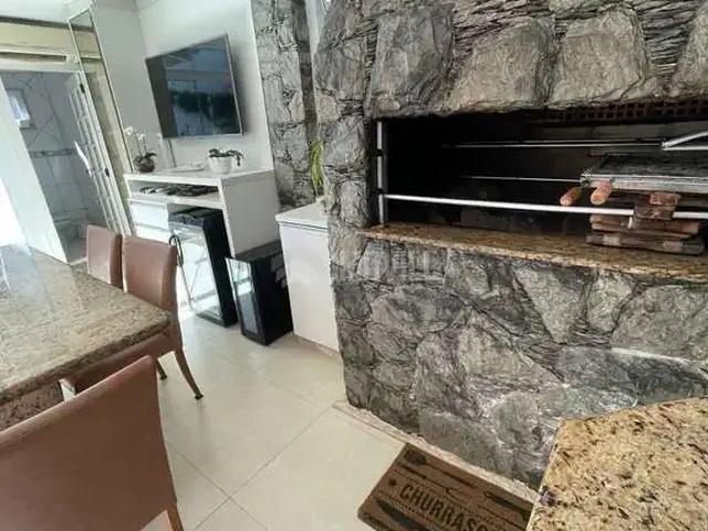 Casa / Sobrado para Locação em Balneário Camboriú/SC Centro 3 Quartos