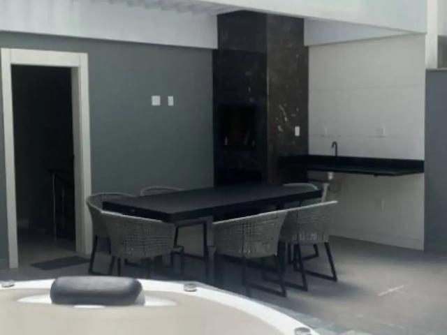 Casa / Sobrado para Locação em Balneário Camboriú/SC Centro 3 Quartos