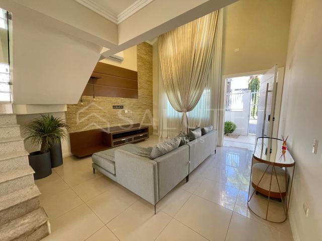 Casa / Sobrado para Locação em Balneário Camboriú/SC Centro 3 Quartos