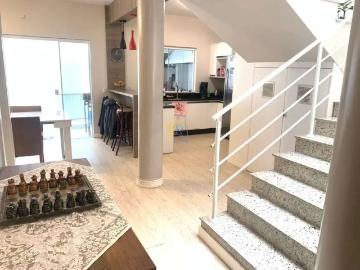 Casa / Sobrado para Locação em Balneário Camboriú/SC Centro 3 Quartos