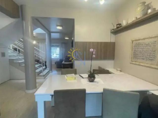 Casa / Sobrado para Locação em Balneário Camboriú/SC Centro 3 Quartos