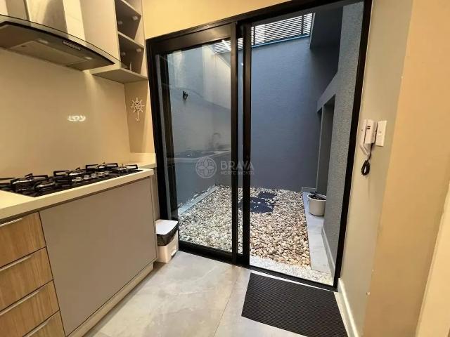 Casa / Sobrado para Locação em Balneário Camboriú/SC Centro 3 Quartos