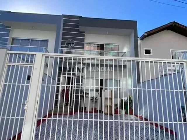 Casa / Sobrado para Locação em Balneário Camboriú/SC Centro 3 Quartos