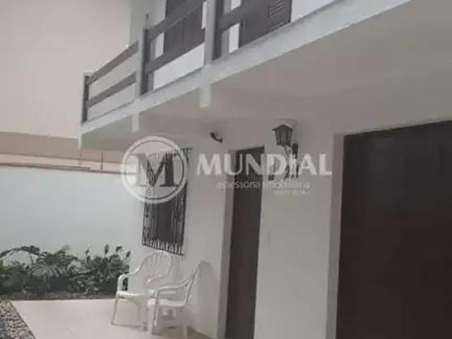 Casa / Sobrado para Locação em Balneário Camboriú/SC Centro 4 Quartos