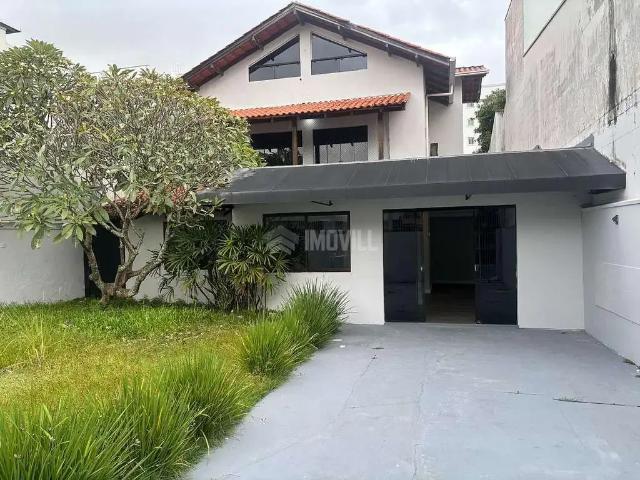 Casa / Sobrado para Locação em Balneário Camboriú/SC Centro 9 Quartos