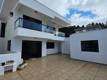Casa / Sobrado para Locação em Balneário Camboriú/SC Ariribá 4 Quartos