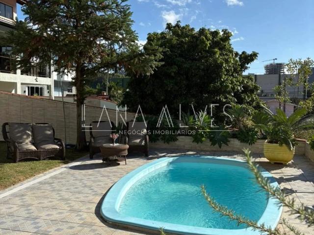 Casa / Sobrado para Locação em Balneário Camboriú/SC Ariribá 2 Quartos