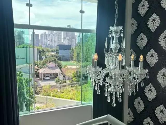 Casa / Sobrado para Locação em Balneário Camboriú/SC Ariribá 3 Quartos