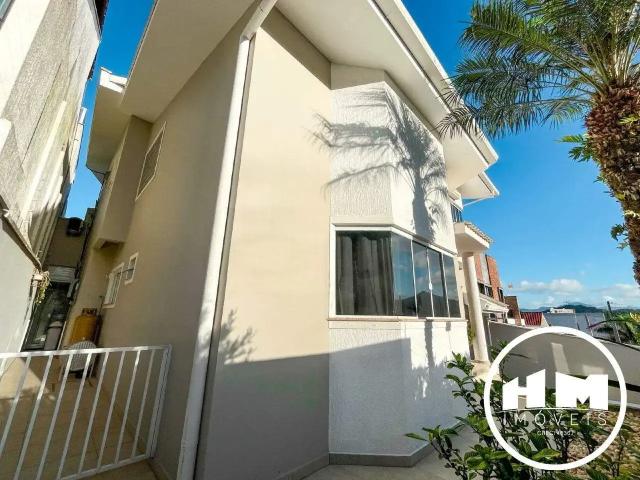 Casa / Sobrado para Locação em Balneário Camboriú/SC Ariribá 3 Quartos