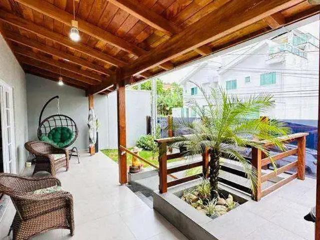 Casa / Sobrado para Locação em Balneário Camboriú/SC Ariribá 3 Quartos
