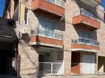 Casa / Sobrado para Locação em Balneário Camboriú/SC Estados 3 Quartos