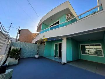 Casa / Sobrado para Locação em Balneário Camboriú/SC Nações 3 Quartos