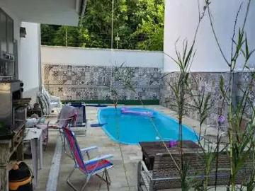 Casa / Sobrado para Locação em Balneário Camboriú/SC Nações 3 Quartos
