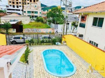 Casa / Sobrado para Locação em Balneário Camboriú/SC Nações 4 Quartos