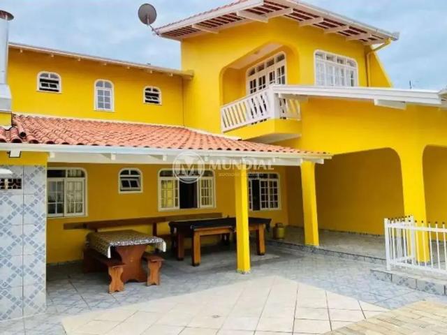 Casa / Sobrado para Locação em Balneário Camboriú/SC Nações 4 Quartos