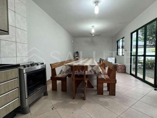 Casa / Sobrado para Locação em Balneário Camboriú/SC Pioneiros 4 Quartos