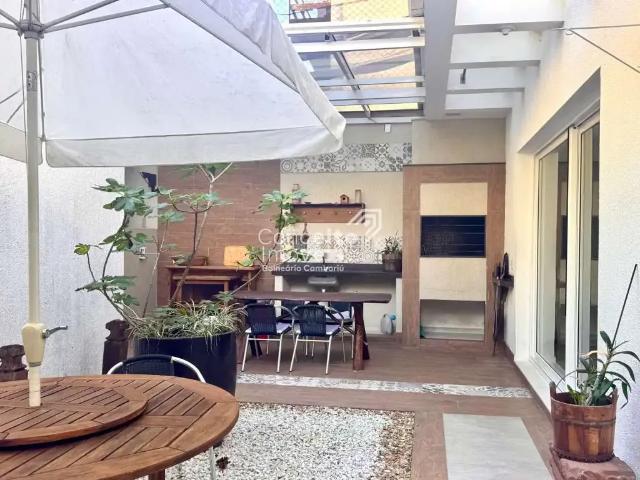 Casa / Sobrado para Locação em Balneário Camboriú/SC Praia dos Amores 5 Quartos