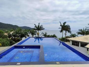 Casa / Sobrado para Locação em Balneário Camboriú/SC Praia das Taquaras 4 Quartos