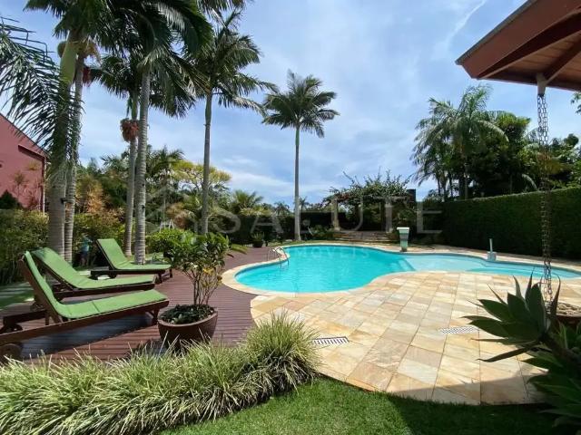 Casa / Sobrado para Locação em Balneário Camboriú/SC Praia das Taquaras 4 Quartos