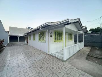 Casa / Sobrado para Locação em Balneário Camboriú/SC Vila Real 3 Quartos